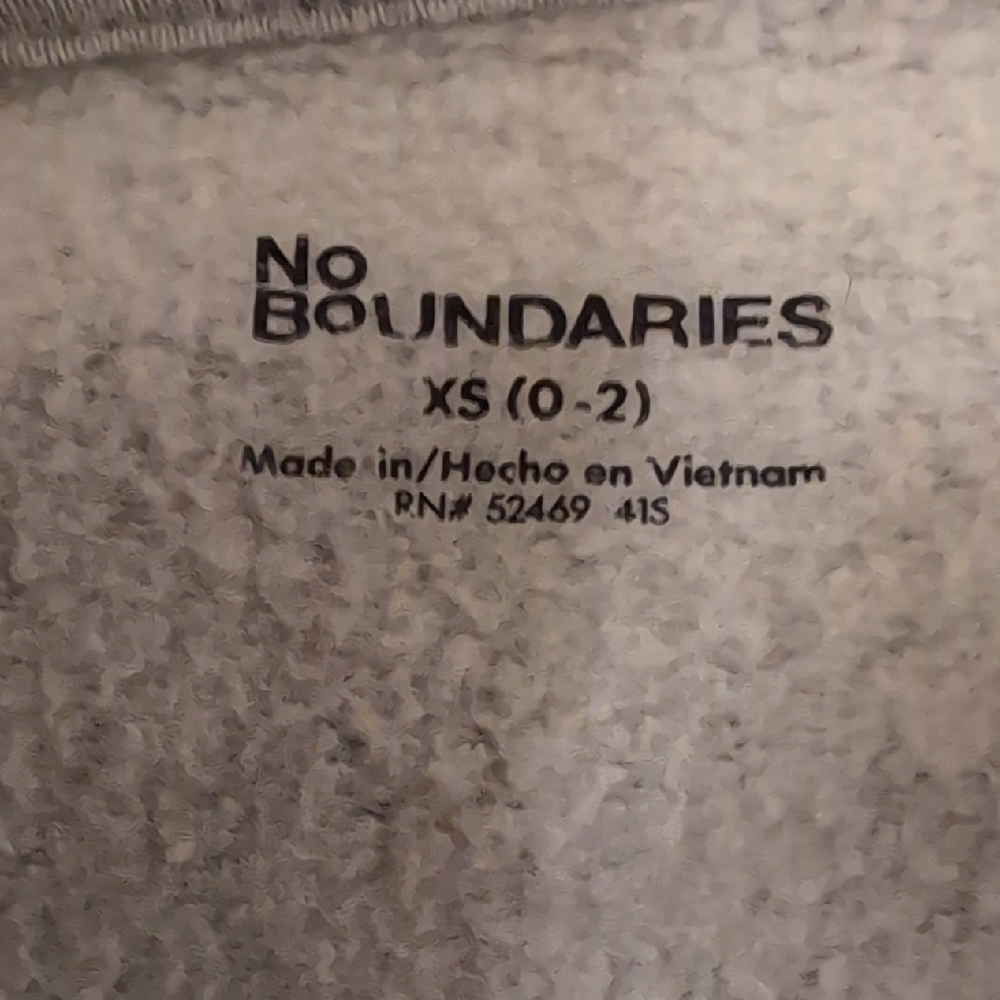 No Boundaries Light Gray Fleece - Picture 2 of 3